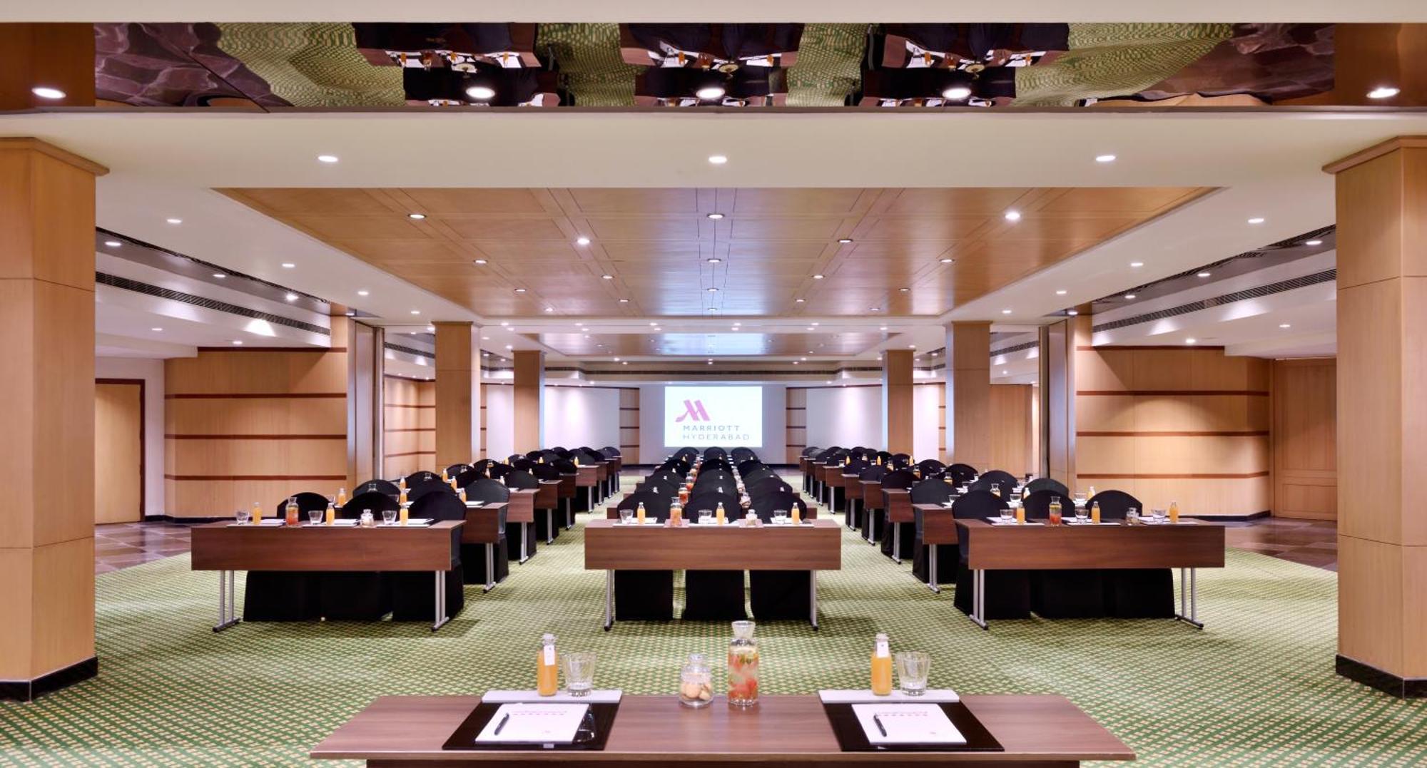 Hyderabad Marriott Hotel & Convention Centre Экстерьер фото