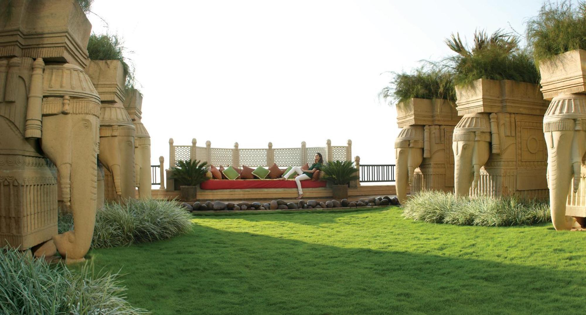 Hyderabad Marriott Hotel & Convention Centre Экстерьер фото